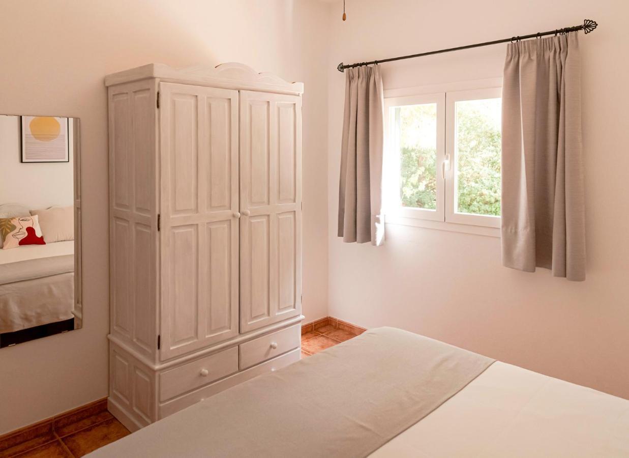Apartamentos El Pino - Formentera Break Es Caló Eksteriør bilde