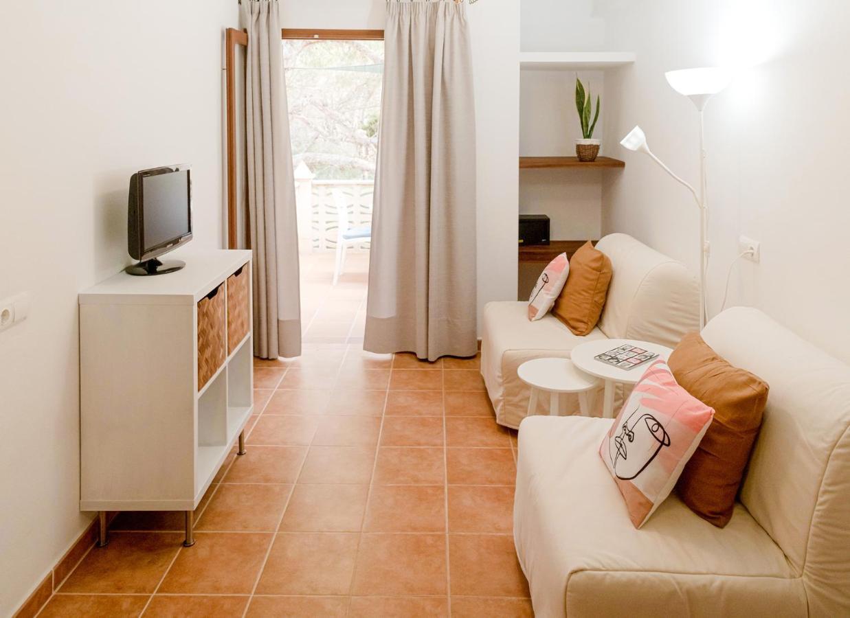 Apartamentos El Pino - Formentera Break Es Caló Eksteriør bilde