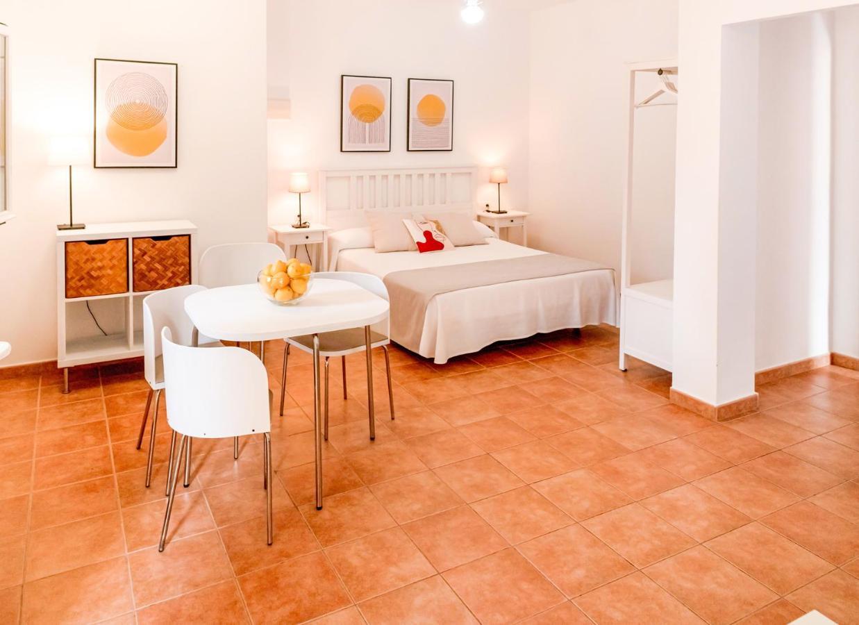 Apartamentos El Pino - Formentera Break Es Caló Eksteriør bilde